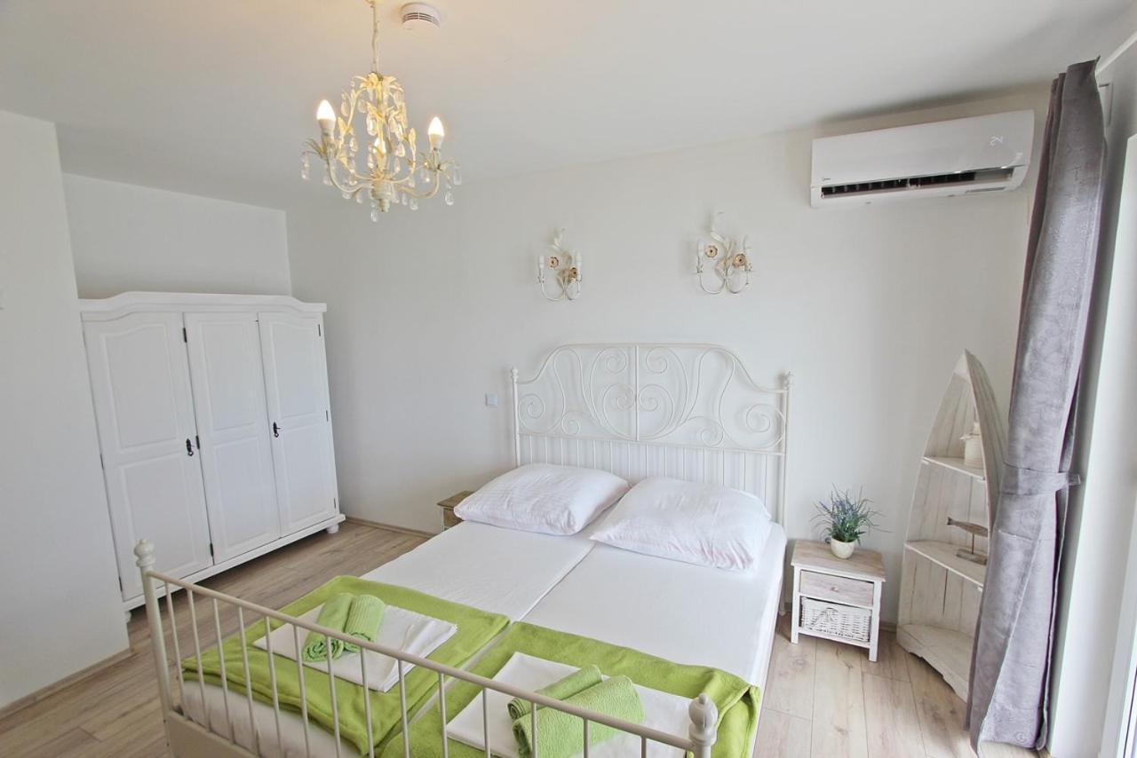 Villa Danica Murter Бетина Екстериор снимка